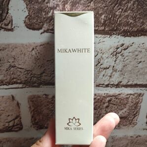 MIKA WHITE 歯磨き粉 ミカホワイト 薬用ホワイトニングジェル アンミカ