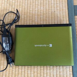 東芝 dynabook N300/02DG ライムグリーン HDD無し