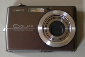 0703 動作未確認 ジャンク コンパクトデジタルカメラ CASIO EXILIM EX-Z700 720万画素 1/2.5型正方画素原色CCD ズーム光学3倍デジタル4倍