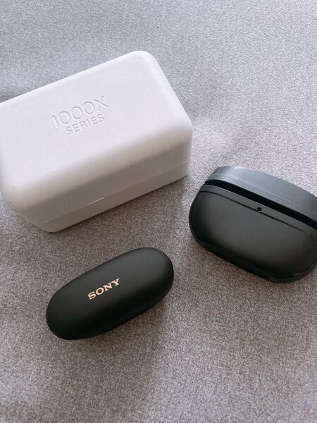 新品同様■SONY ワイヤレスノイズキャンセリングステレオヘッドセット WF-1000XM5 ブラック ソニー 別売りケース付き