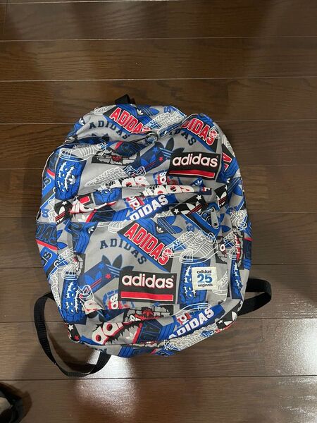 adidas アディダス リュック バックパック マルチカラー ロゴ柄