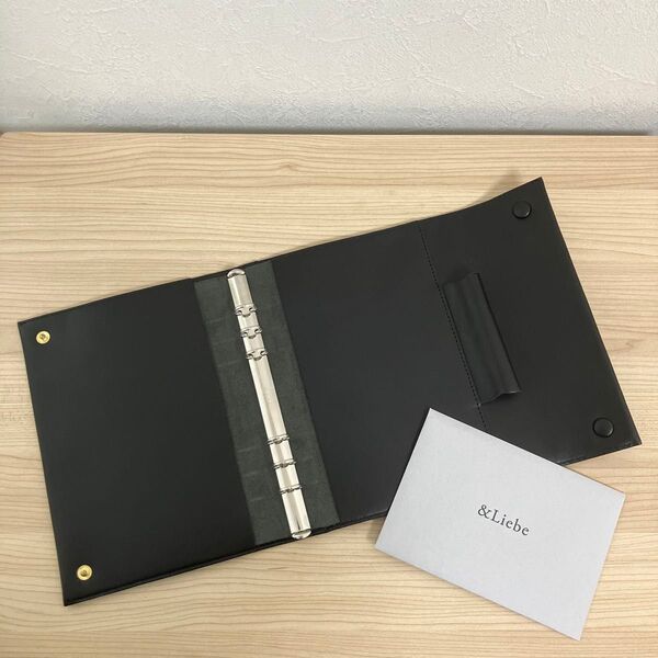 アンドリーベ ペンを持ち歩くシステム手帳 A5サイズ 16mmリング 栃木レザー 文具 &Liebe スムースブラック