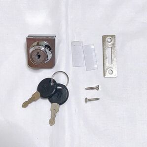 引き出しキャビネット ガラスショーケース ドアキー付き クロームメッキ仕上げ