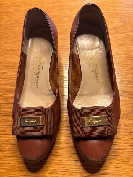 Salvatore Ferragamo ヴァラリボン パンプス ブラウン23.5㎝
