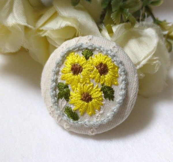 くるみボタン刺繍 刺繍ブローチ ハンドメイドひまわりヘアゴム お花