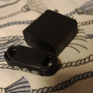 エッジ高速充電器