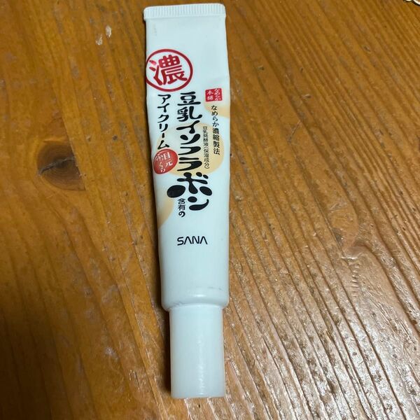 豆乳イソフラボン アイクリーム なめらか本舗