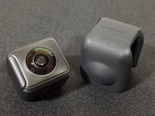 【点傷(極小)有り】Insta360 ONE R RS 用 360度レンズモジュール デュアルレンズ カバー付き