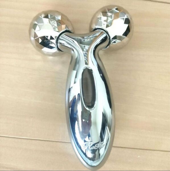 【新品】ReFa 美顔ローラー リファカラット CARAT フェイスケア リファ 美顔器 MTG 収納袋付き 美容