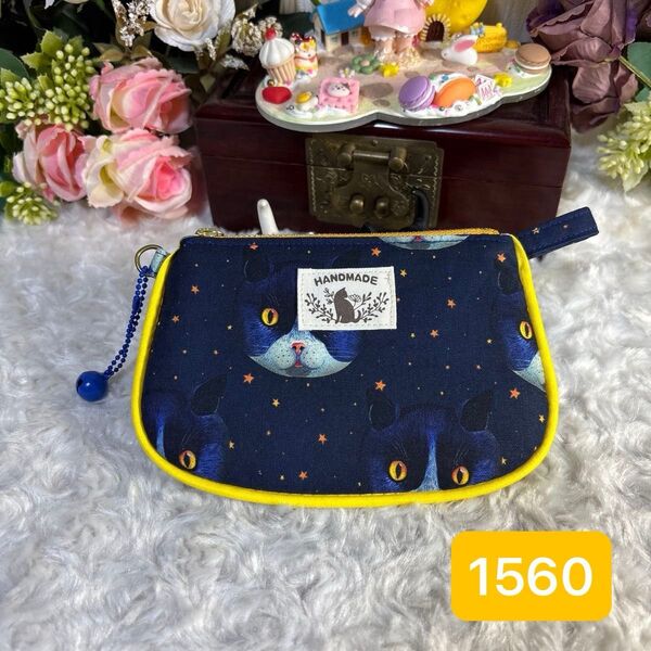 新型ハンドメイド小物入れポーチ★カード名刺ケース★小銭入れポーチ★1560 ハチワレ 猫ちゃん