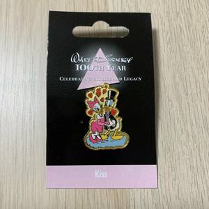  Disney Donald . daisy KISS 100TH YEAR pin badge * beautiful goods 