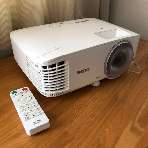 ◎BENQ 短焦点 FHDプロジェクター TH671ST (LED方式 3000lm フルHD)中古
