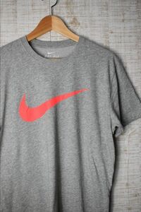 ☆US古着 NIKE ナイキ DRI-FIT 速乾 スウォッシュ プリント Tシャツ スポーツ グレー【M】コットンポリ　　　　　◆2595◆