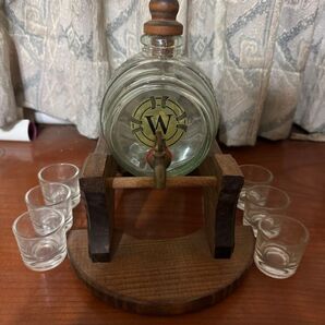 ウイスキーデキャンタ ショットグラス 6個セット サーバーセット ガラス樽 置物 インテリア ヴィンテージ