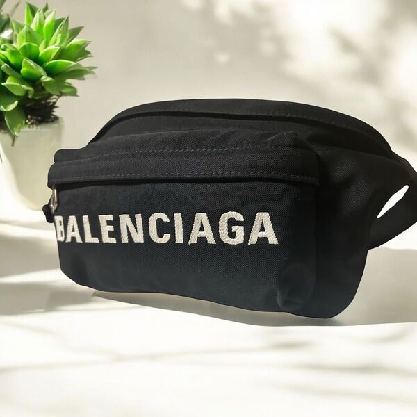 バレンシアガ BALENCIAGA ボディバッグ ウエストポーチ ベルトバッグ ショルダー ウィール ブラック黒 メンズ ナイロン