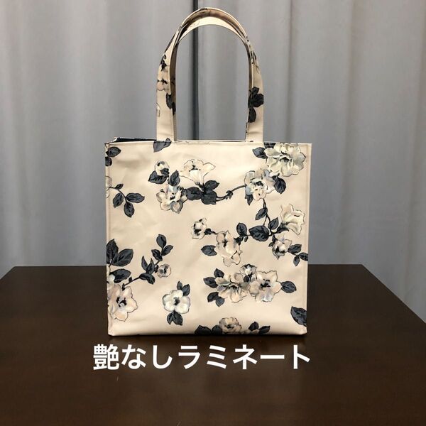 ハンドメイド 艶なしラミネート紙袋風トートバッグ(キャスキッドソン)