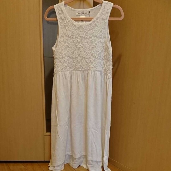 H&M 白色ワンピース