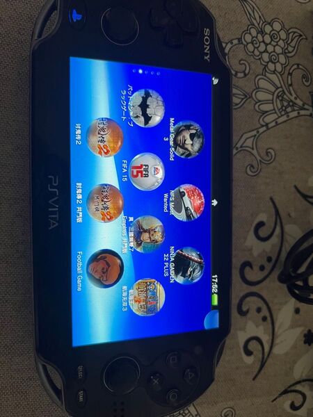 PSVITA 1000 ゲーム沢山入り128gb+8g カード付き 不具合なし PlayStation PCH-1000 Vita