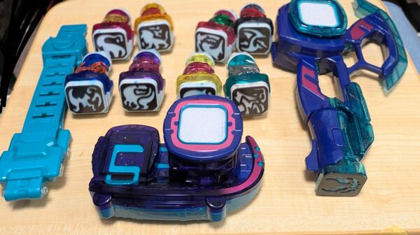 バンダイ 仮面ライダーリバイス DXリバイスドライバー バイスタンプ