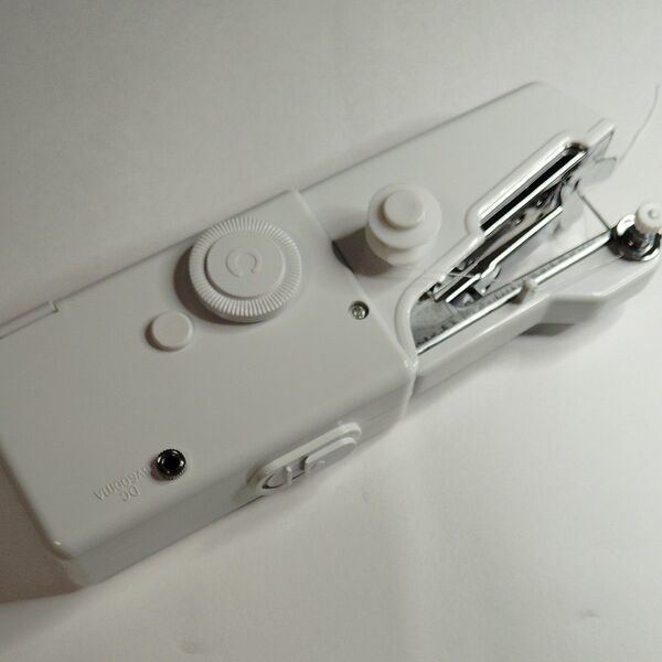 ハンディ電動ミシン コンパクト ポータブル ホワイト