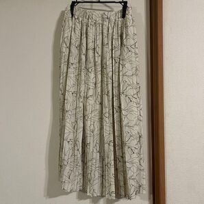 A.V.V ロングスカート 花柄