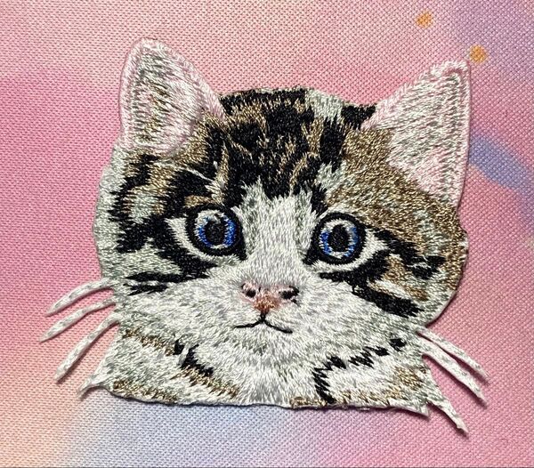 猫 刺繍 ワッペン 子猫 アイロン接着 パッチ