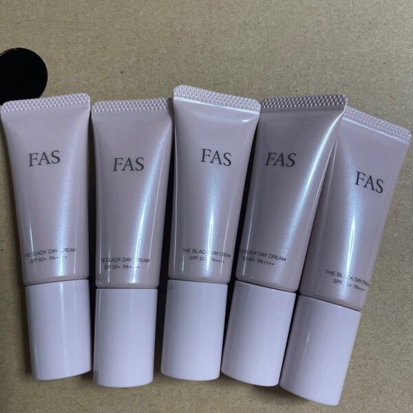 FASザ ブラック デイ クリーム〈医薬部外品〉 SPF50+・PA++++ ミニチューブ8g 5本