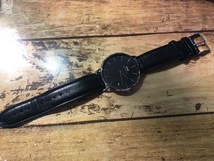 AK89 良好 Daniel Wellington ダニエル ウェリントン クラシック B40S11 ブラック シルバーケース 純正革ベルト クオーツ 腕時計_画像4