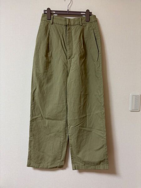 【美品】ユニクロ リネンブレンドタックワイドパンツ カーキ サイズM
