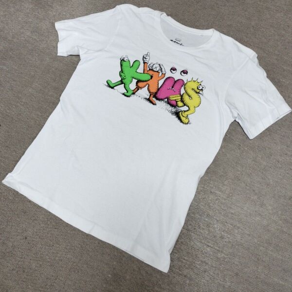 ユニクロ UNIQLO KAWS カウズ 初期 白 ホワイト M Tシャツ 半袖Tシャツ コラボ UT