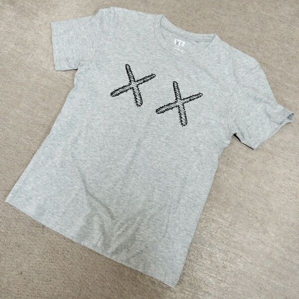 ユニクロ UNIQLO KAWS カウズ Tシャツ 初期 グレー Mサイズ 半袖Tシャツ コラボ UT