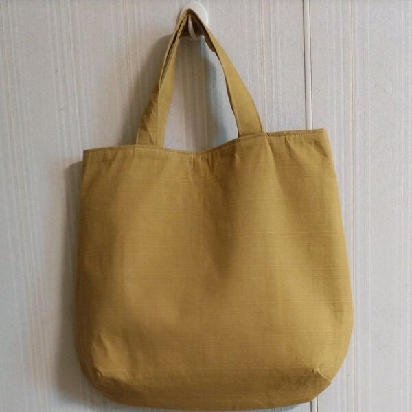 ★新品・未使用・ハンドメイド★ちょっとそこまでお使いに・大きめ裏地付き軽量トートバッグ・手提げ袋・ハンドバック★