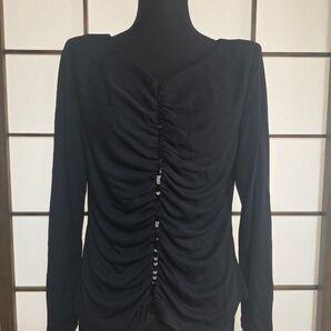 日本製 黒 ギャザー入り 長袖トップス
