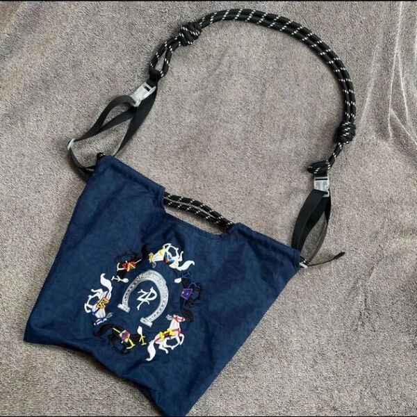新品 刺繍 トートバッグ ナイロンバッグ エコバッグ 軽量 ショルダーストラップ付き ネイビー