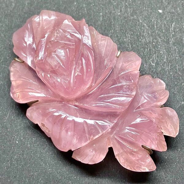 紅水晶 帯留め ローズクォーツ アンティーク 彫刻 天然石 ルース 花 牡丹 ローズクオーツ 翡翠 珊瑚 ネックレス ブローチ