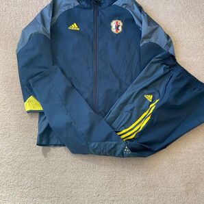 サッカー 日本代表スタッフウェア