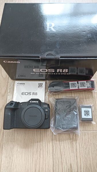 Canon EOS R8 ボディ 美品 ミラーレス一眼カメラ