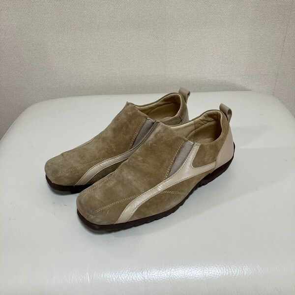 HUSH PUPPIES ハッシュパピー 天然皮革スリップオン