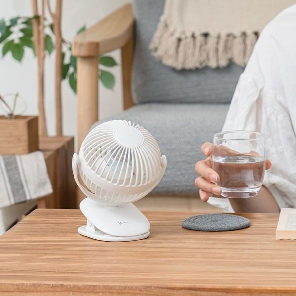 美品 充電式 ラウンドミニクリップファン 卓上扇風機 USB ライフ ハンディファン サーキュレーター ライフオンプロダクツ