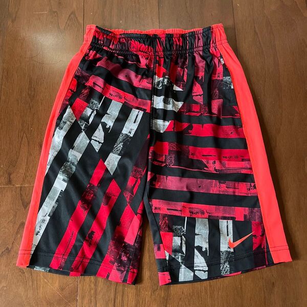 NIKE ハーフパンツ 半ズボン ドライフィット 130-140