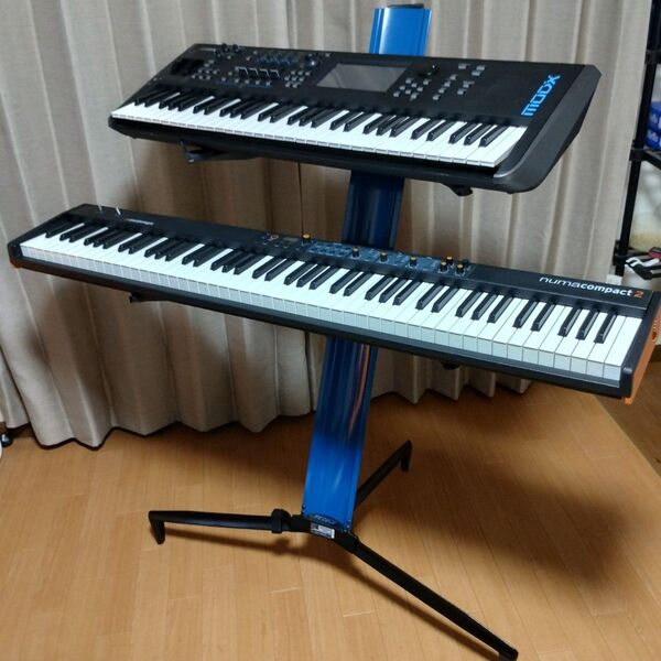 STAY・キーボードスタンド「Tower 1300/02」ブルー