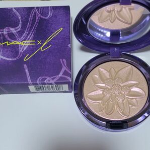 M・A・C エクストラ ディメンション スキンフィニッシュ BLACKPINK LISAコラボ ショーゴールド 限定品