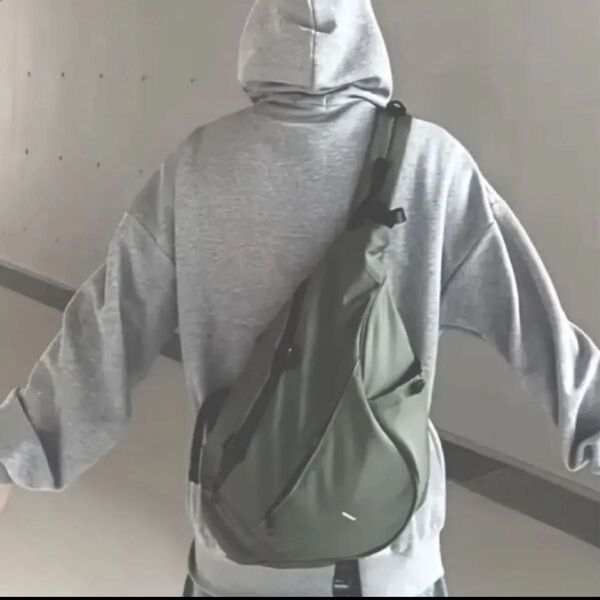 ユニセックス 大容量 ボディバッグ 防水 撥水 軽量 流行り 男女兼用 可愛い ショルダーバッグ ワンショルダーバッグ