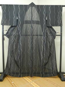 Art hand Auction Silver Axe - Pure silk, dyed Oshima unlined kimono, see-through, black background with hand-drawn vertical lines, pongee, Women's kimono, kimono, Tsumugi, Omeshi, others