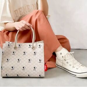 生誕70周年記念限定SNOOPYスヌーピーPEANUTSピーナッツ未使用モノグラム スクエア 2WAY ハンド ショルダーバッグ白