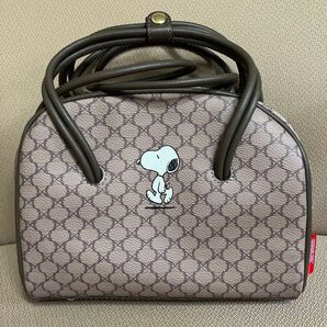 生誕70周年記念限定SNOOPYスヌーピーPEANUTSピーナッツ モノグラム2WAYハンド ショルダーバッグ ベージュ茶ブラウン