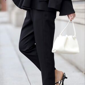 新品未使用タグ付ボンジュールサガンbonjour saganハイウエストテーパードパンツ黒ブラックMスラック美脚長効果美シルエット