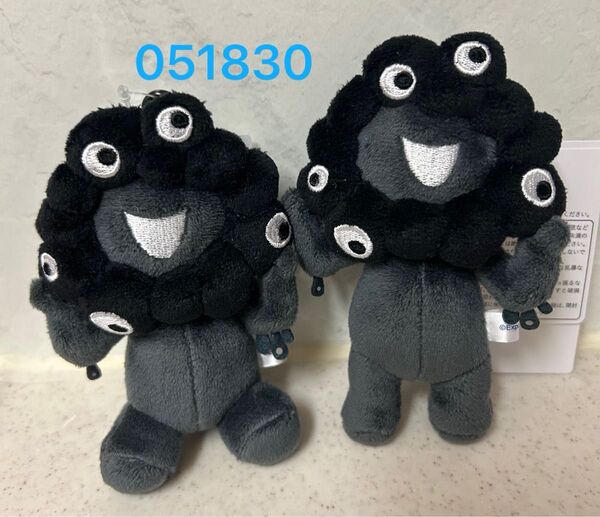 クーポン利用!黒ミャクミャク カラビナ付マスコット お座り 立ち ぬいぐるみ ブラック 大阪関西万博 EXPO2025