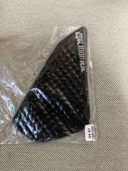 CBR1000RR用 タンクカバー (ニーパッド) 左右2枚組 未使用品