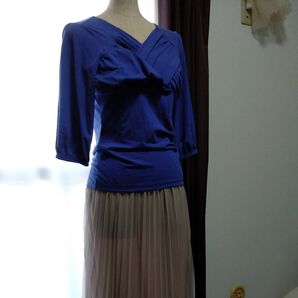 お値下げ!セレクトショップ購入・クロスデザイントップス 青